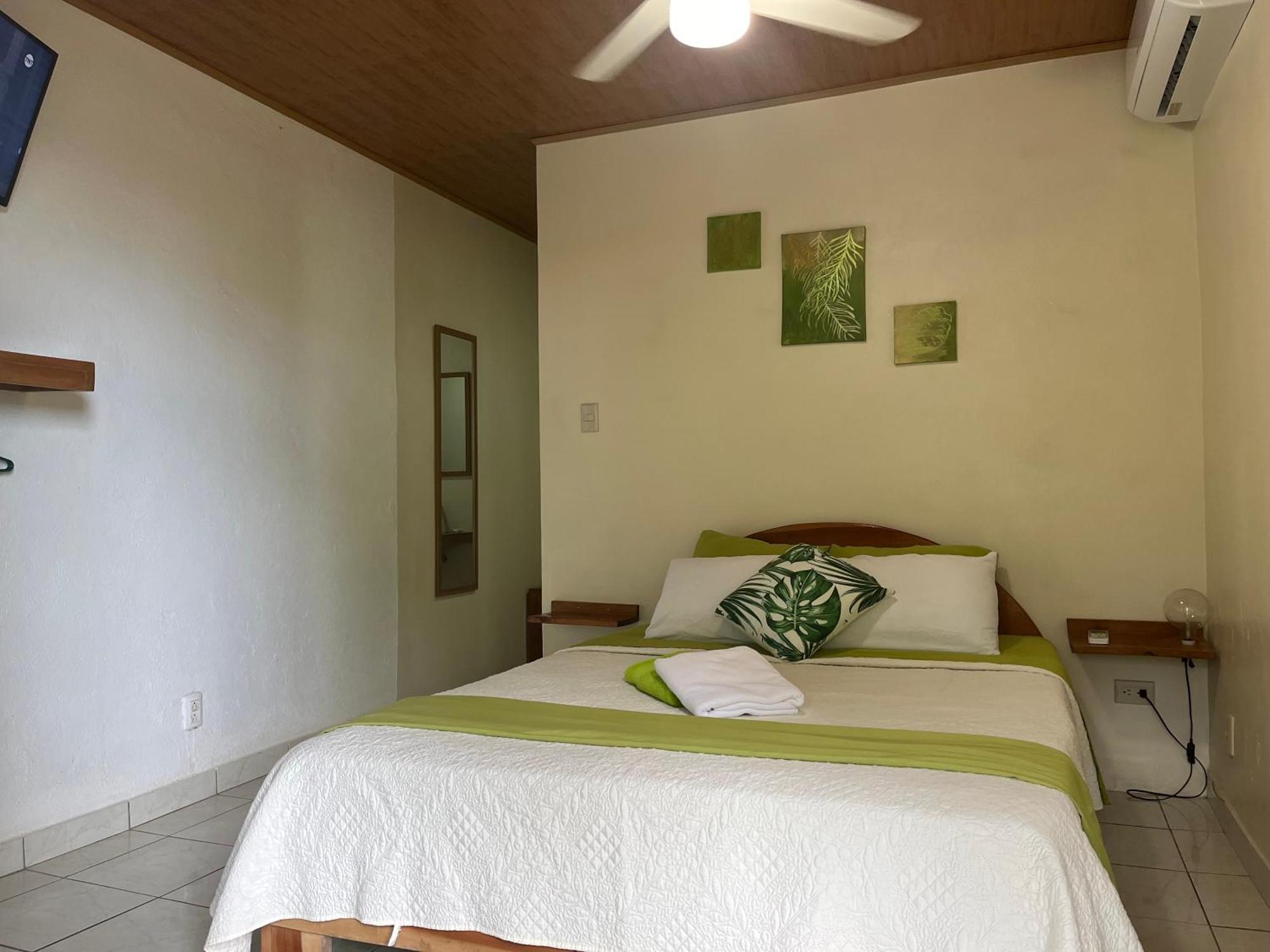 Villas Majolana Playa Herradura  外观 照片